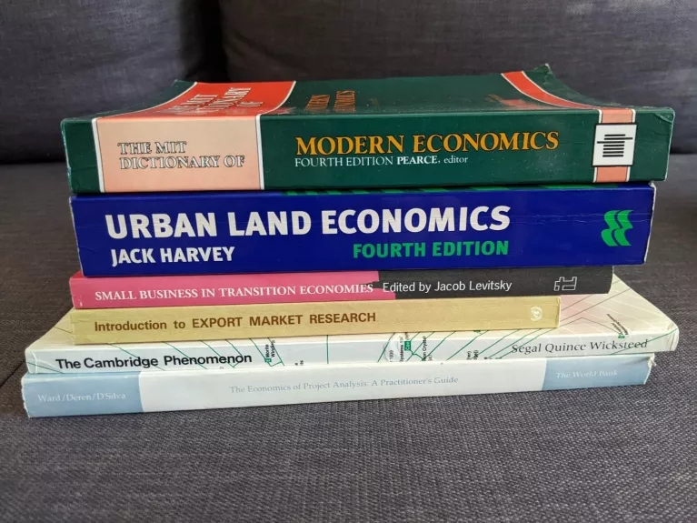 angliškos ekonomikos knygos