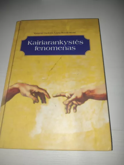 Kairiarankystės fenomenas