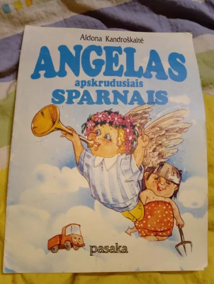 Angelas apskrudusiais sparnais