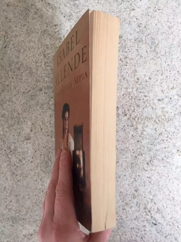 Portrait in Sepia - Isabel Allende, knyga