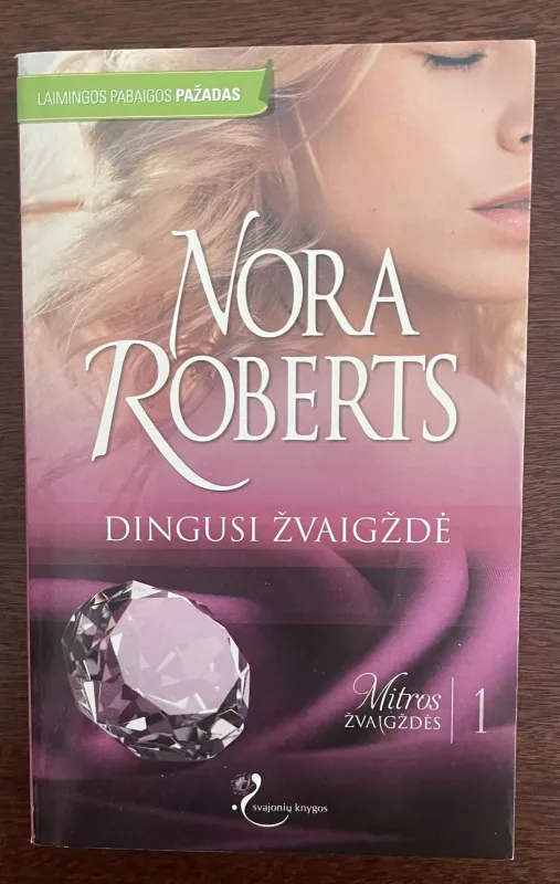 Dingusi žvaigždė - Nora Roberts, knyga