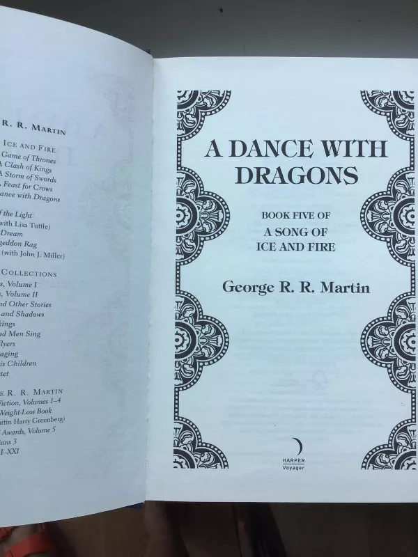 A Dance with Dragons - George R. R. Martin, knyga