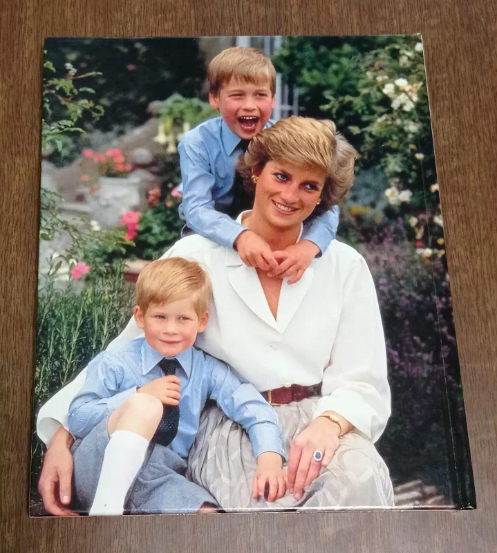 Žmonijos princesė. Diana, Velso princesė 1961-1997 - Peteris Donelis, knyga