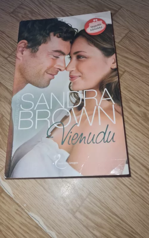 Vienudu - Sandra Brown, knyga