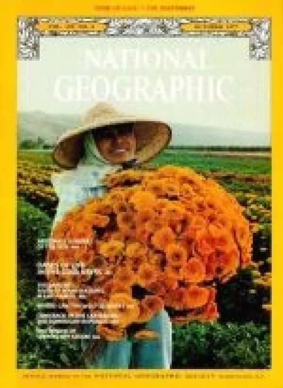 National Geographic, 1977 m., Nr. 10 - National Geographic , knyga