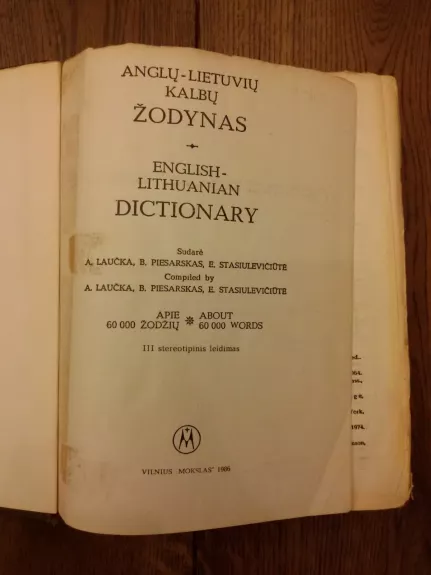 Anglų–lietuvių kalbų žodynas - A. Laučka, B.  Piersakas, E.  Stasiulevičiūtė, knyga 1