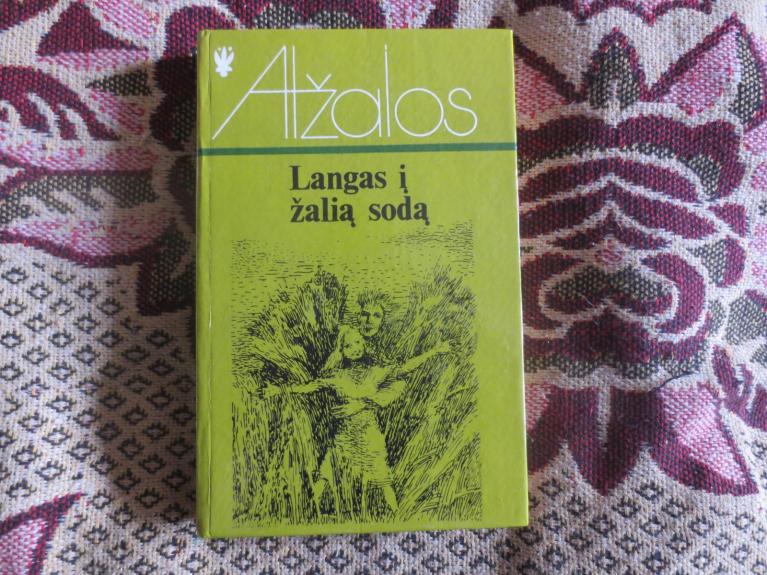 Langas į žalią sodą