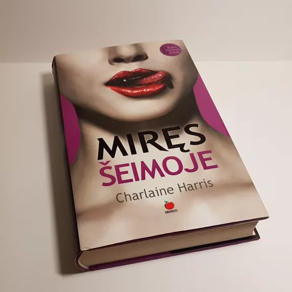 Miręs šeimoje - Charlaine Harris, knyga