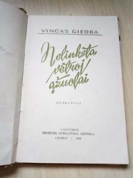 nelinksta vėt - Vincas Giedra, knyga 1