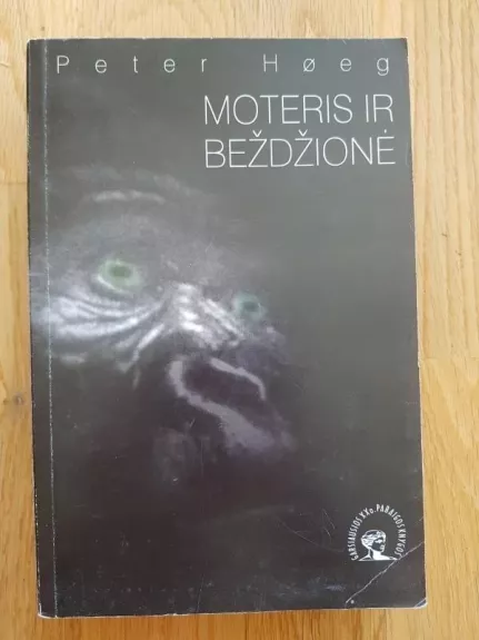 Moteris ir beždžionė