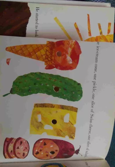 The Very Hungry Caterpillar - Eric Carle, knyga 1