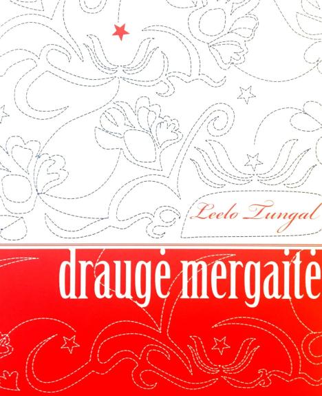 Draugė mergaitė ir suaugę žmonės