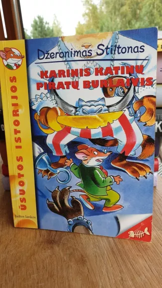karinis katinu piratu burlaivis - Džeronimas Stiltonas, knyga