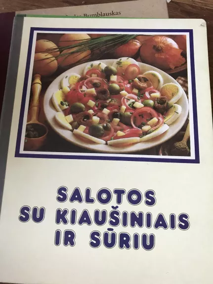 Salotos su kiaušiniais ir sūriu