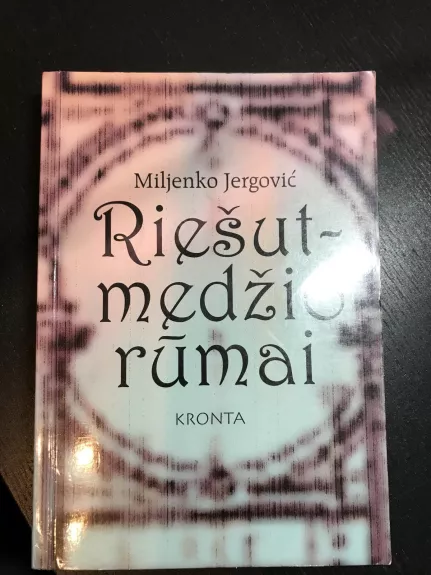 Riešutmedžio rūmai - Miljenko Jergovič, knyga