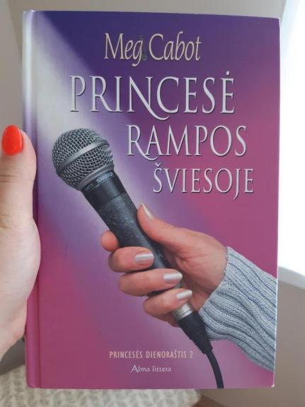 Princesė rampos šviesoje