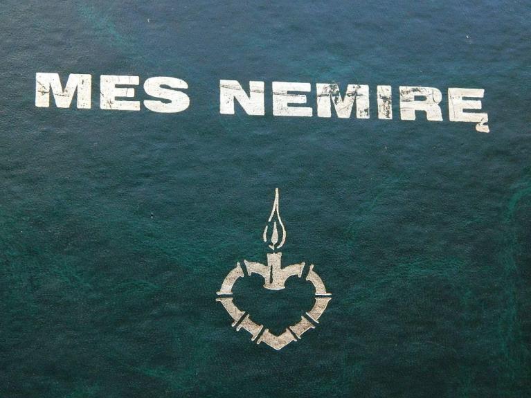 Vilniaus politinių kalinių ir tremtinių choras "Mes nemirę" - Autorių Kolektyvas, knyga