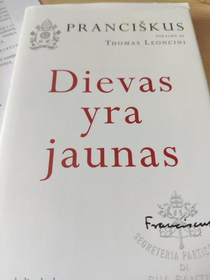 Dievas yra jaunas: pokalbis su Thomas Leoncini