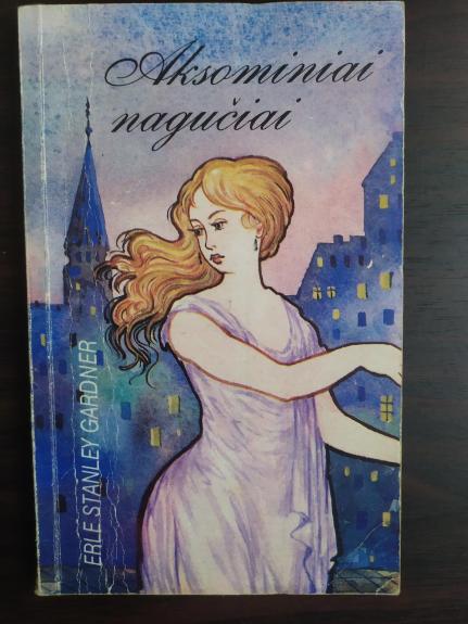 Aksominiai nagučiai