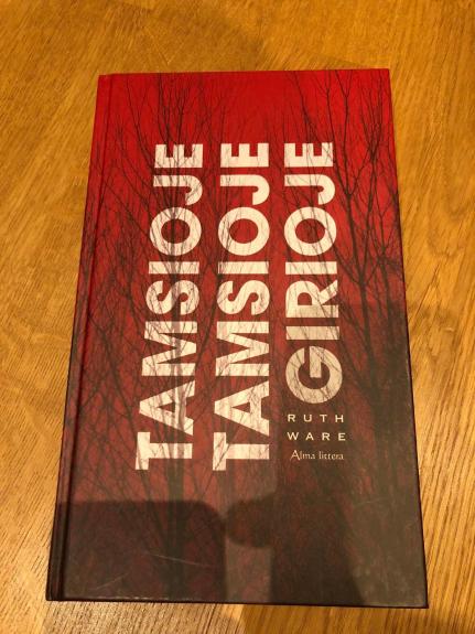 Tamsioje tamsioje girioje