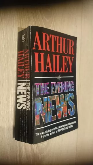 The Evening News - Arthur Hailey, knyga