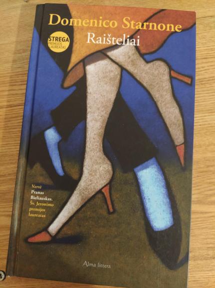 Raišteliai - Domenico Starnone, knyga