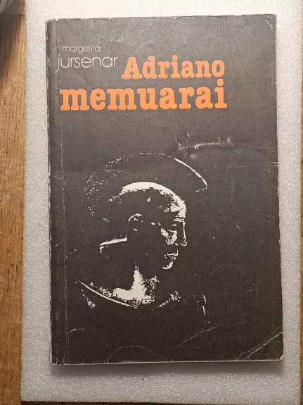 Adriano memuarai