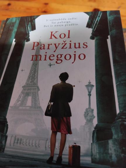 Kol Paryžius miegojo