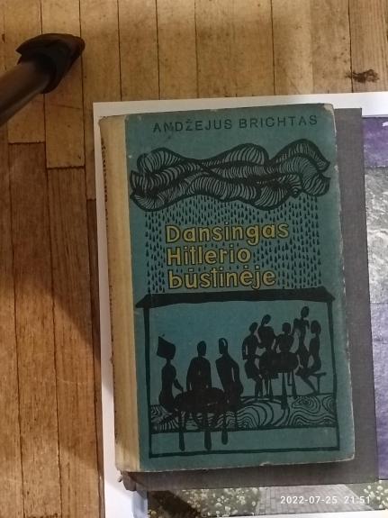 Dansingas Hitlerio būstinėje