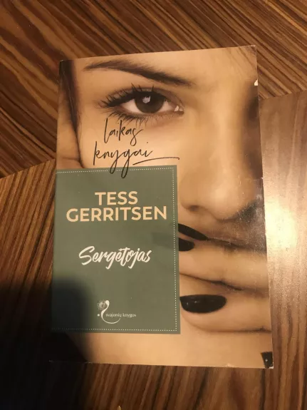 Sergetojas - Tess Gerritsen, knyga