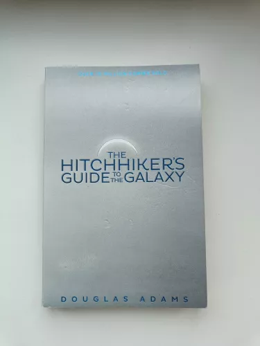 The Hitchhiker's Guide to the Galaxy - Douglas Adams, knyga 1