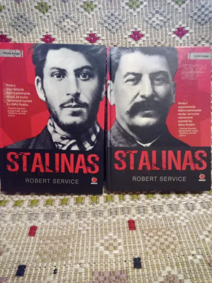 Stalinas (pirma ir antra knygos) - Robert Service, knyga 1
