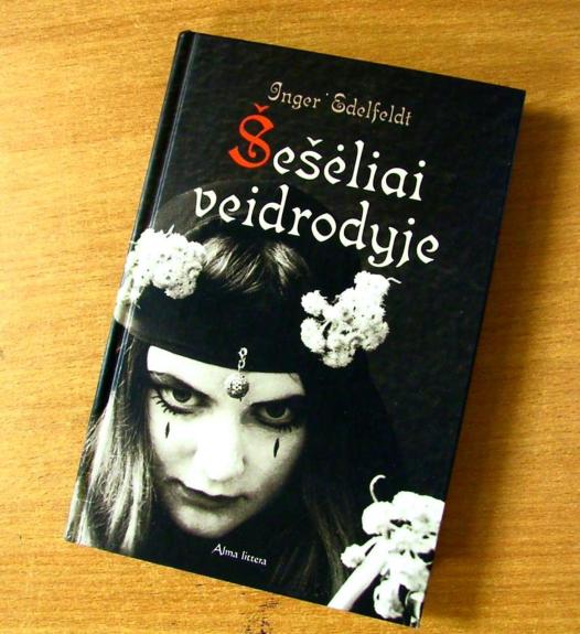 Šešėliai veidrodyje