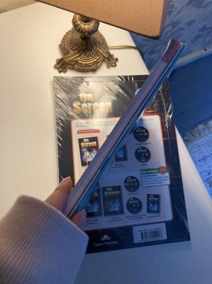 On Screen Upper-Intermediate B2+ Writing Book