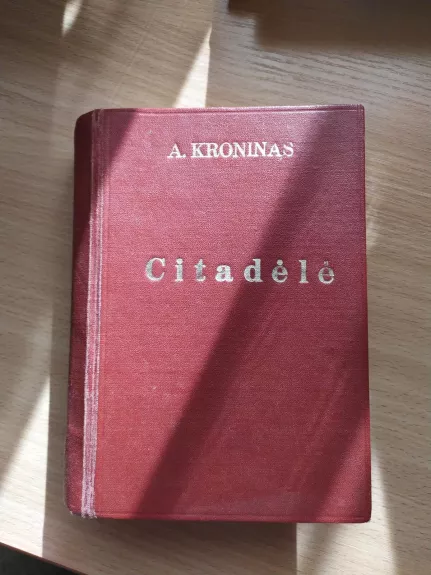 Citadėlė - Arčibaldas Kroninas, knyga