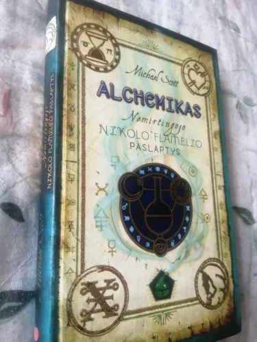 Alchemikas: Nemirtingojo Nikolo Flamelio paslaptys - Michael Scott, knyga