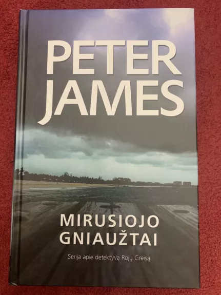 Mirusiojo gniaužtai.