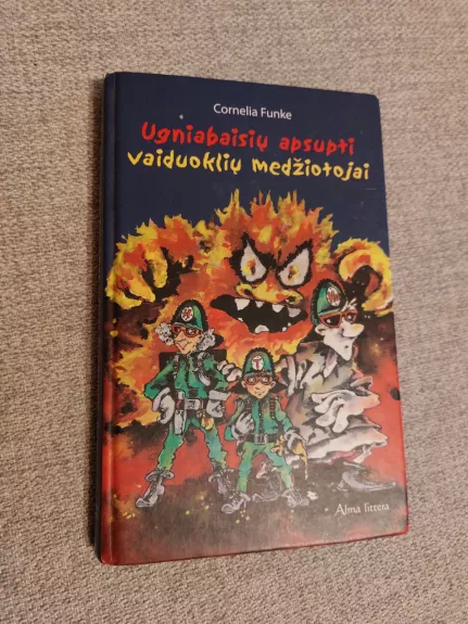 Ugniabaisių apsupti vaiduoklių medžiotojai