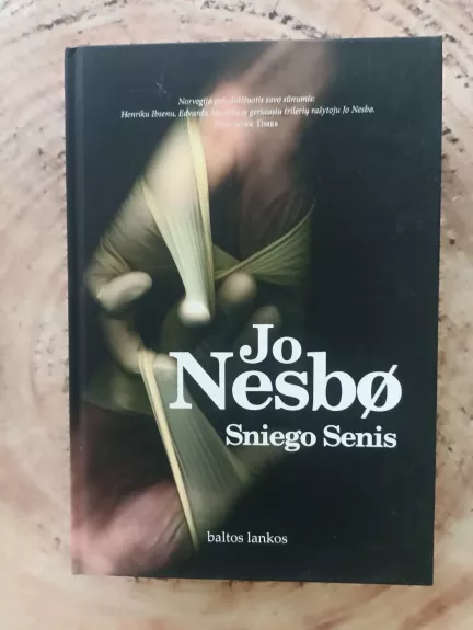 Sniego senis - Jo Nesbo, knyga