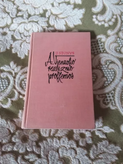 A. Vienuolio realizmo problemos