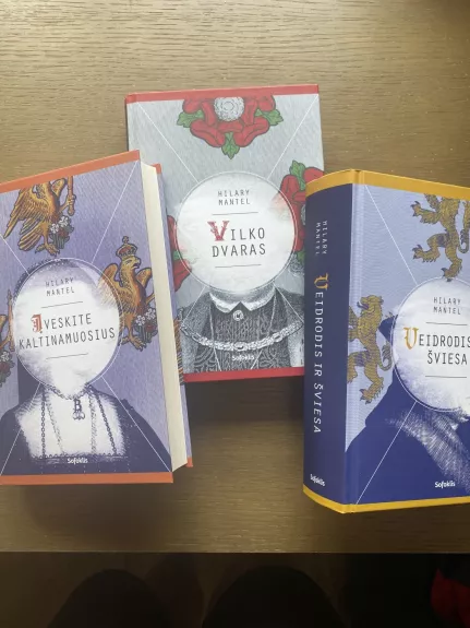 Veidrodis ir šviesa, Įveskite Kaltinamuosius, Vilko Dvaras