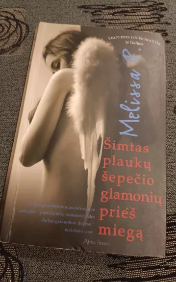 Šimtas plaukų šepečio glamonių prieš miegą - Melissa Panarello, knyga