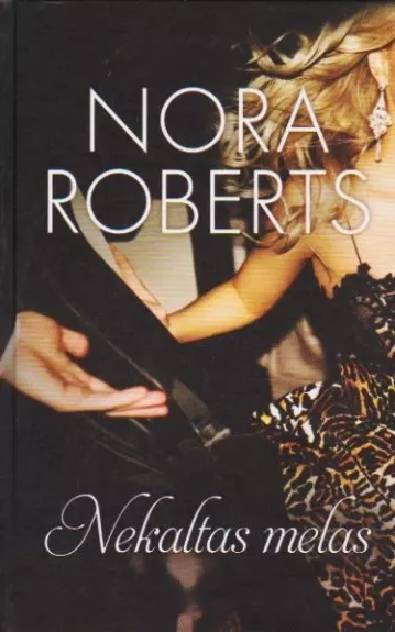 Nekaltas melas - Nora Roberts, knyga