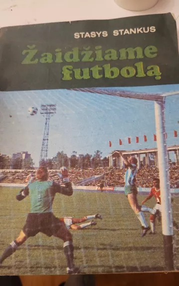 Žaidžiame futbolą