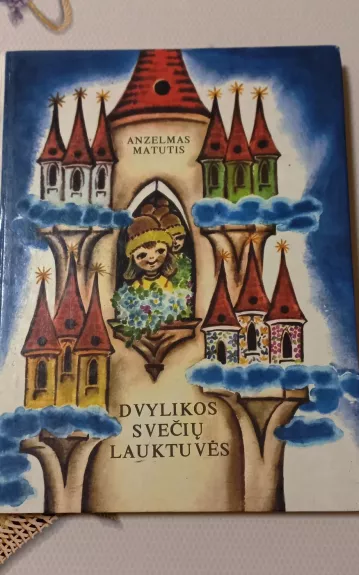 Dvylikos svečių lauktuvės