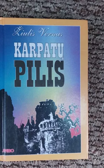 Karpatų pilis - Žiulis Vernas, knyga