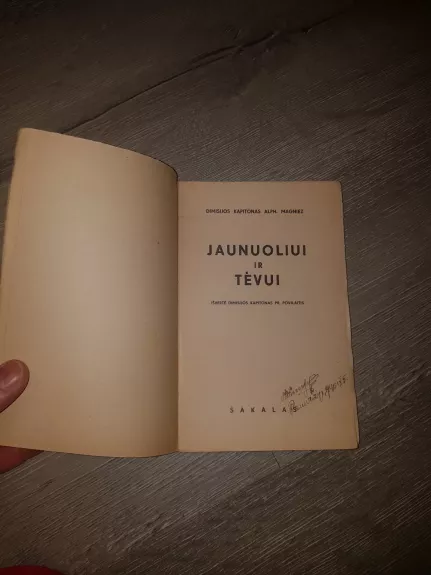 Jaunuoliui ir tėvui