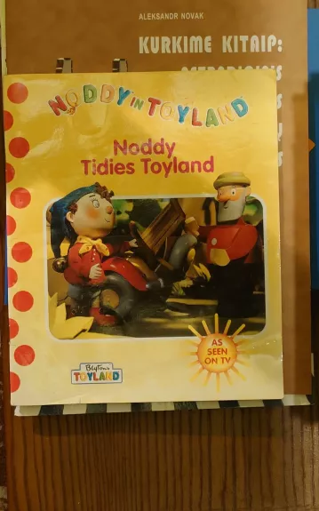 Noddy tidies toyland
