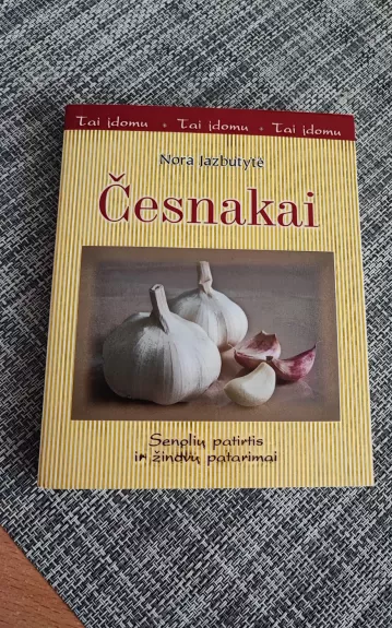 Česnakai