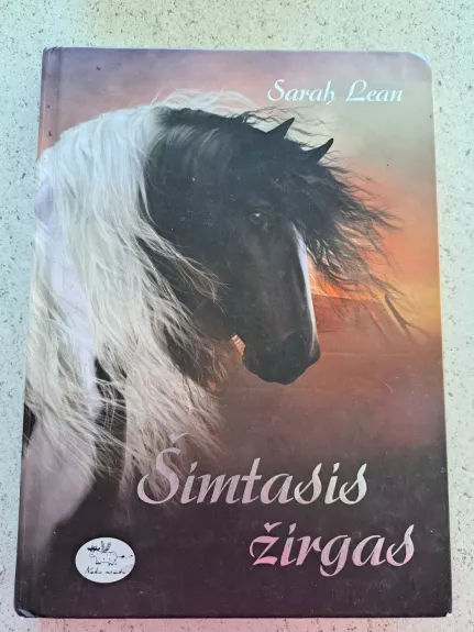 Šimtasis žirgas - Sarah Lean, knyga